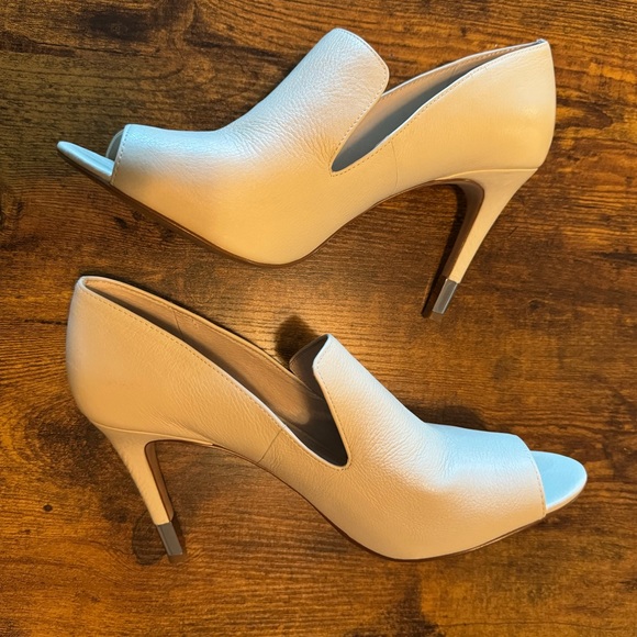 Louise et Cie Lo-Hallett bone white Leather Heels with silver accents - Picture 1 of 7